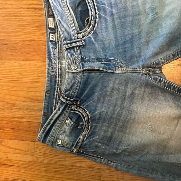 Miss Me Women’s Size 31 Cuffed Capri - Picture 7 of 10